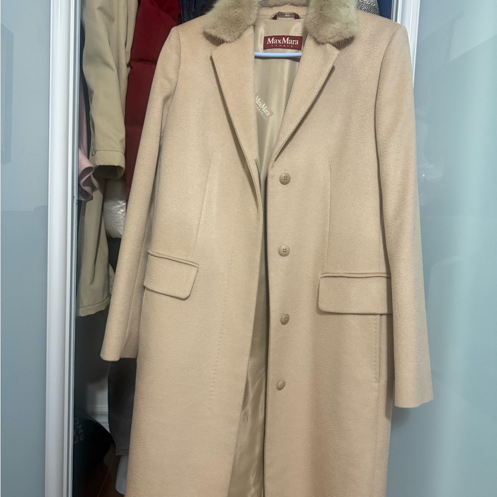 Authentic MaxMara Light Tan Coat with Plush Fur Trim